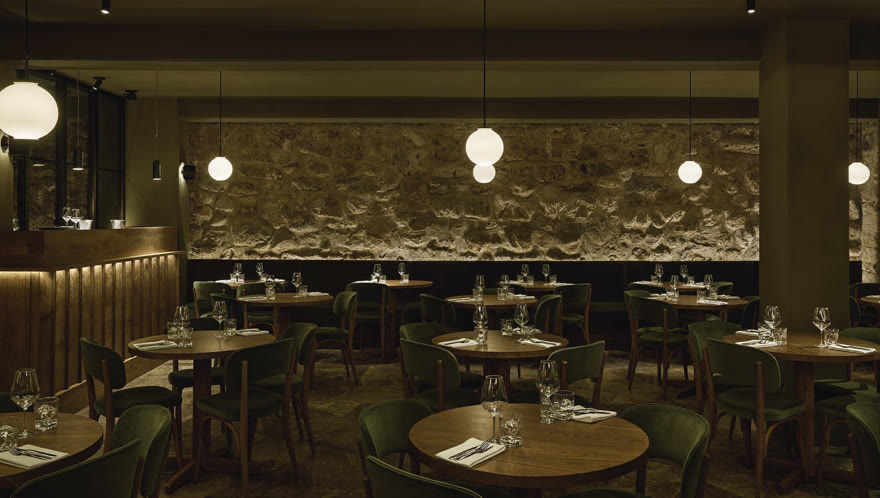 Restaurante Casa Marisa: foto del comedor, cocina asturiana tradicional en Oviedo